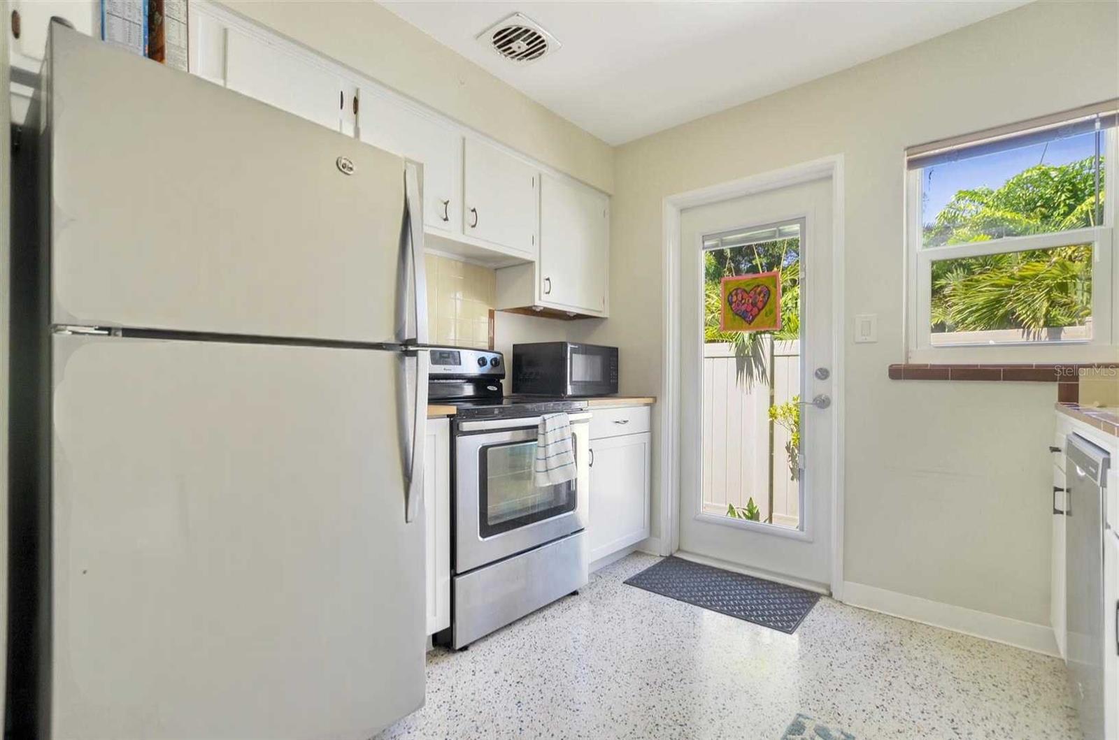 811 26TH AVE N, ST PETERSBURG, FL, 33704