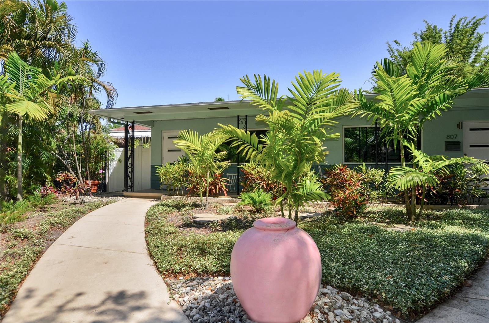 811 26TH AVE N, ST PETERSBURG, FL, 33704