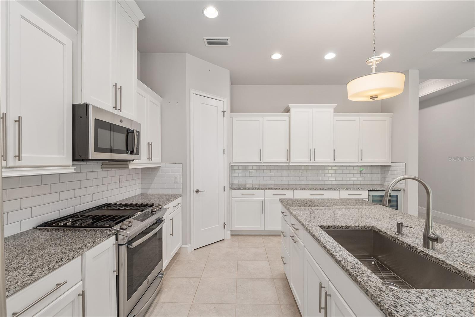 11890 SW 33RD LN, GAINESVILLE, FL, 32608