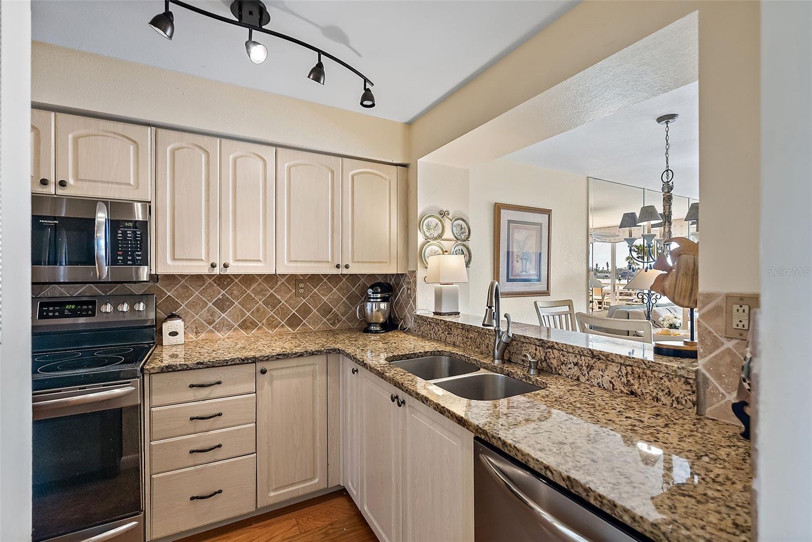 6021 BAHIA DEL MAR CIR #234, ST PETERSBURG, FL, 33715