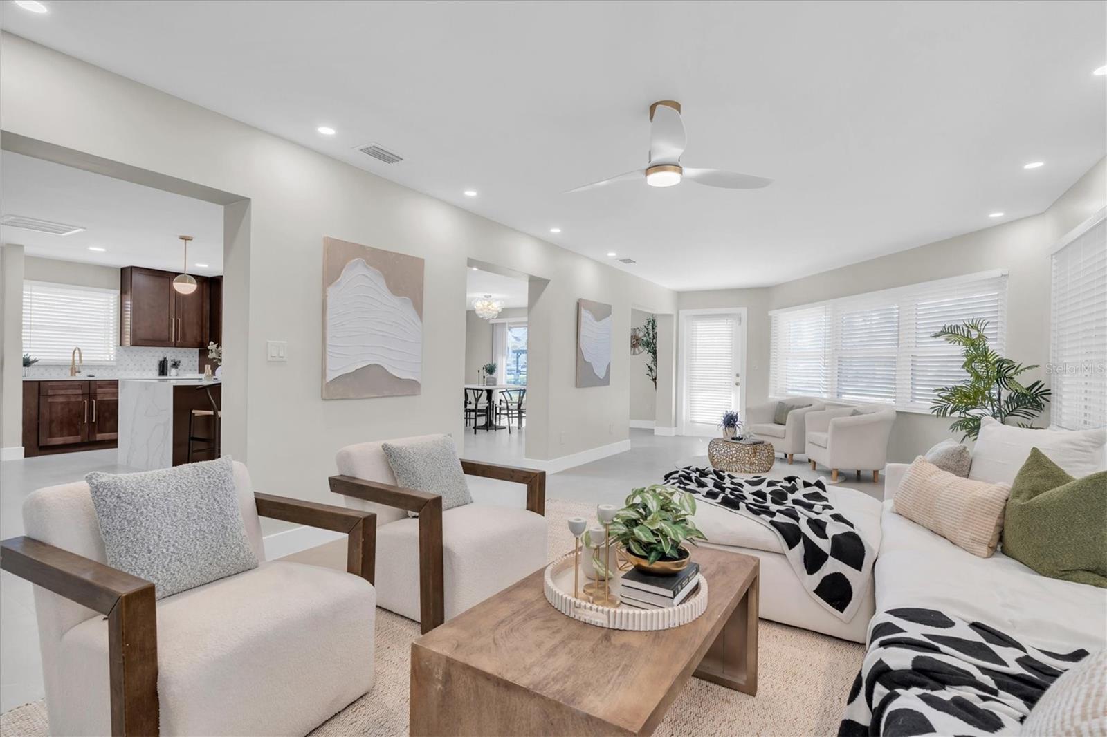 10100 PARADISE BLVD, TREASURE ISLAND, FL, 33706