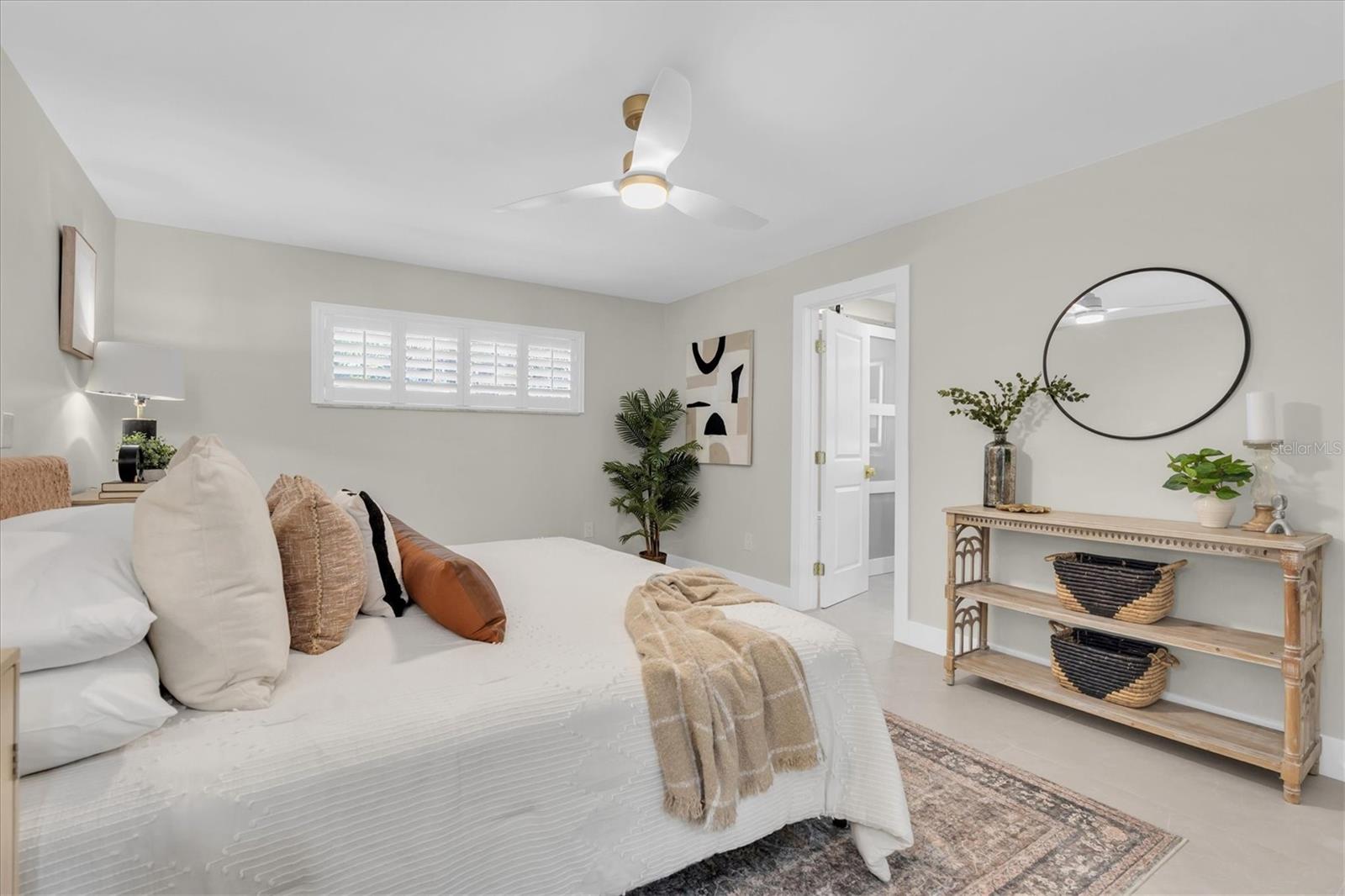 10100 PARADISE BLVD, TREASURE ISLAND, FL, 33706