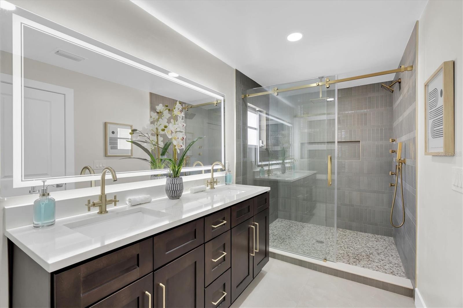 10100 PARADISE BLVD, TREASURE ISLAND, FL, 33706