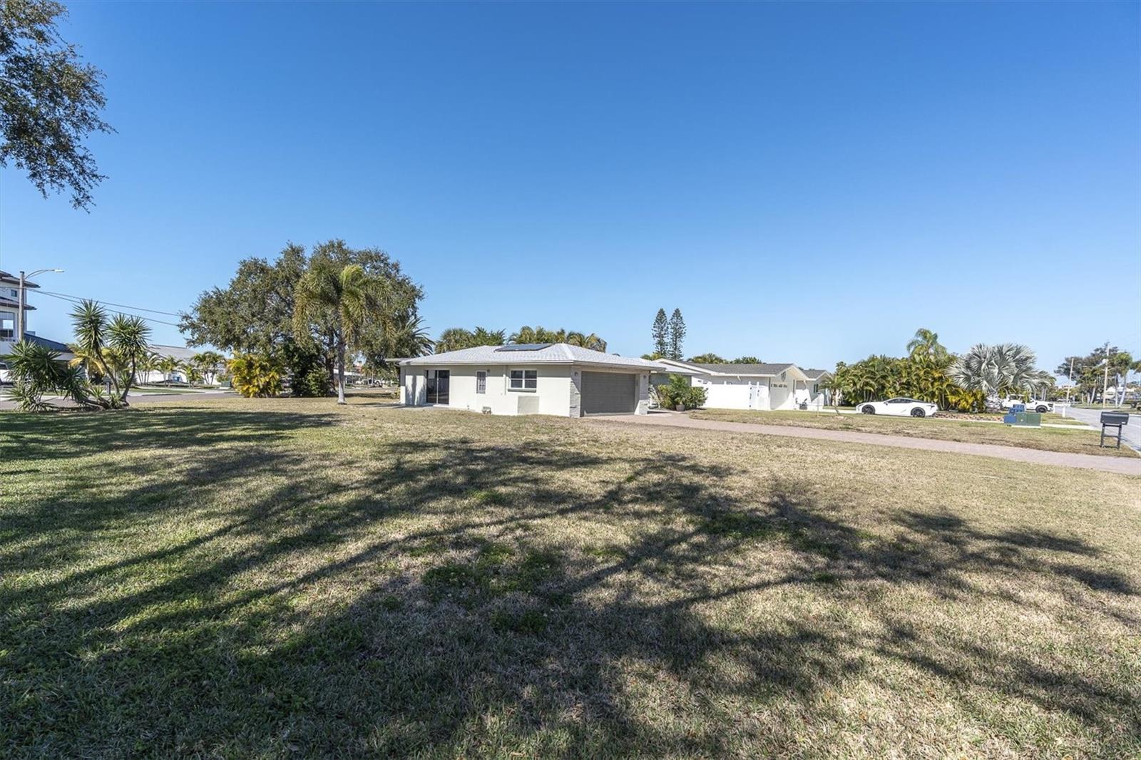 10100 PARADISE BLVD, TREASURE ISLAND, FL, 33706