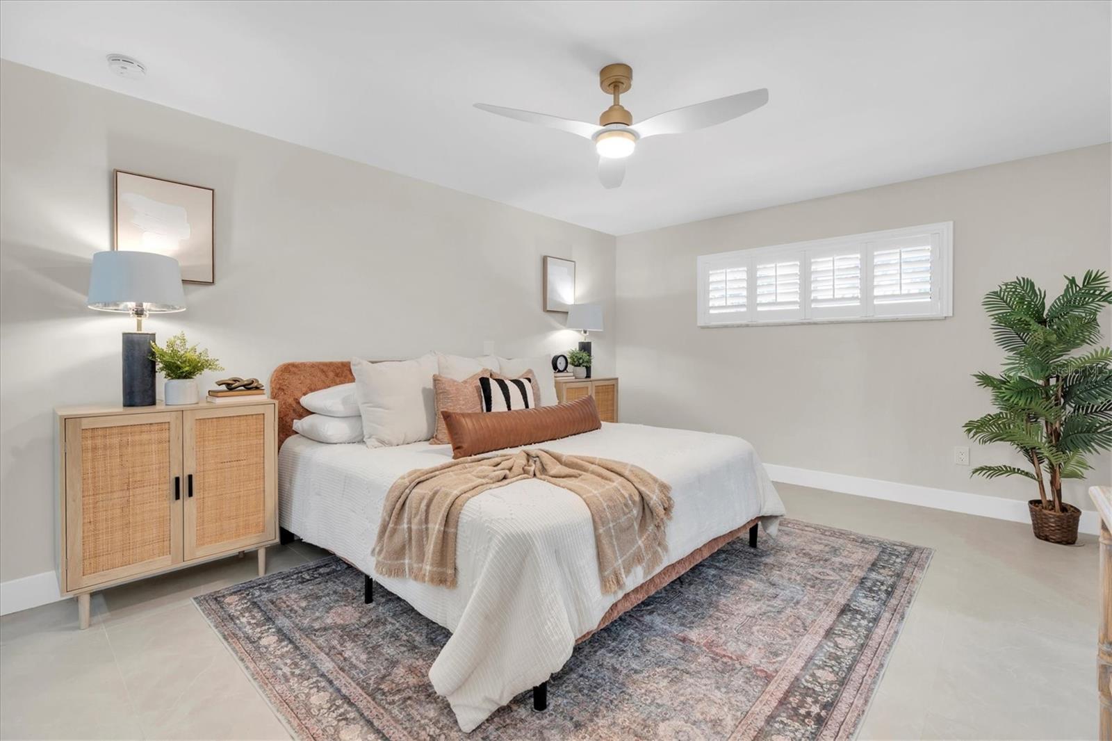 10100 PARADISE BLVD, TREASURE ISLAND, FL, 33706