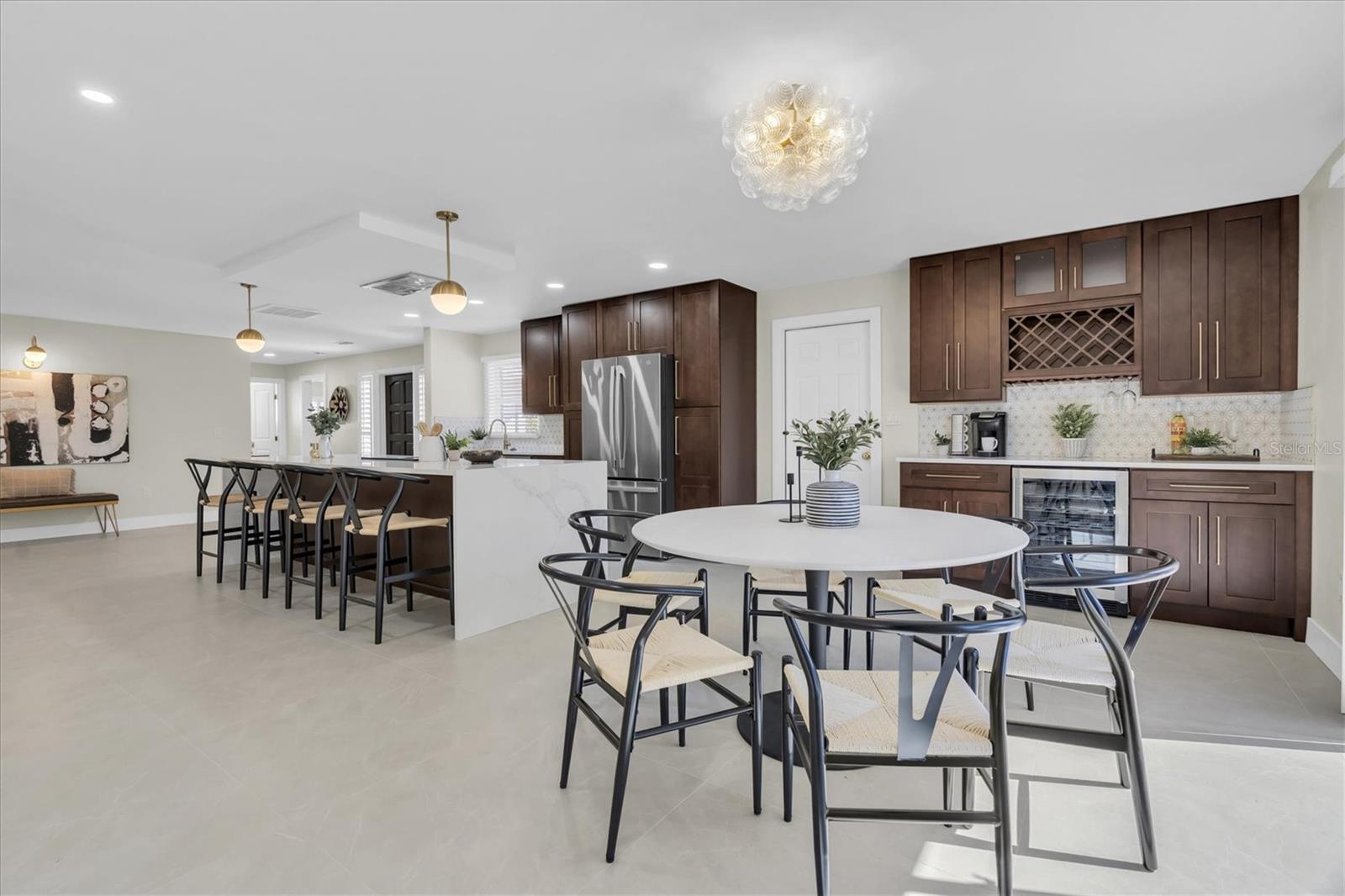 10100 PARADISE BLVD, TREASURE ISLAND, FL, 33706