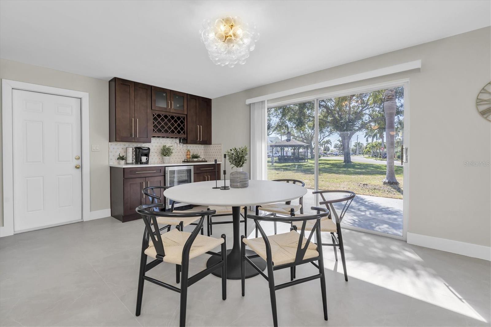 10100 PARADISE BLVD, TREASURE ISLAND, FL, 33706