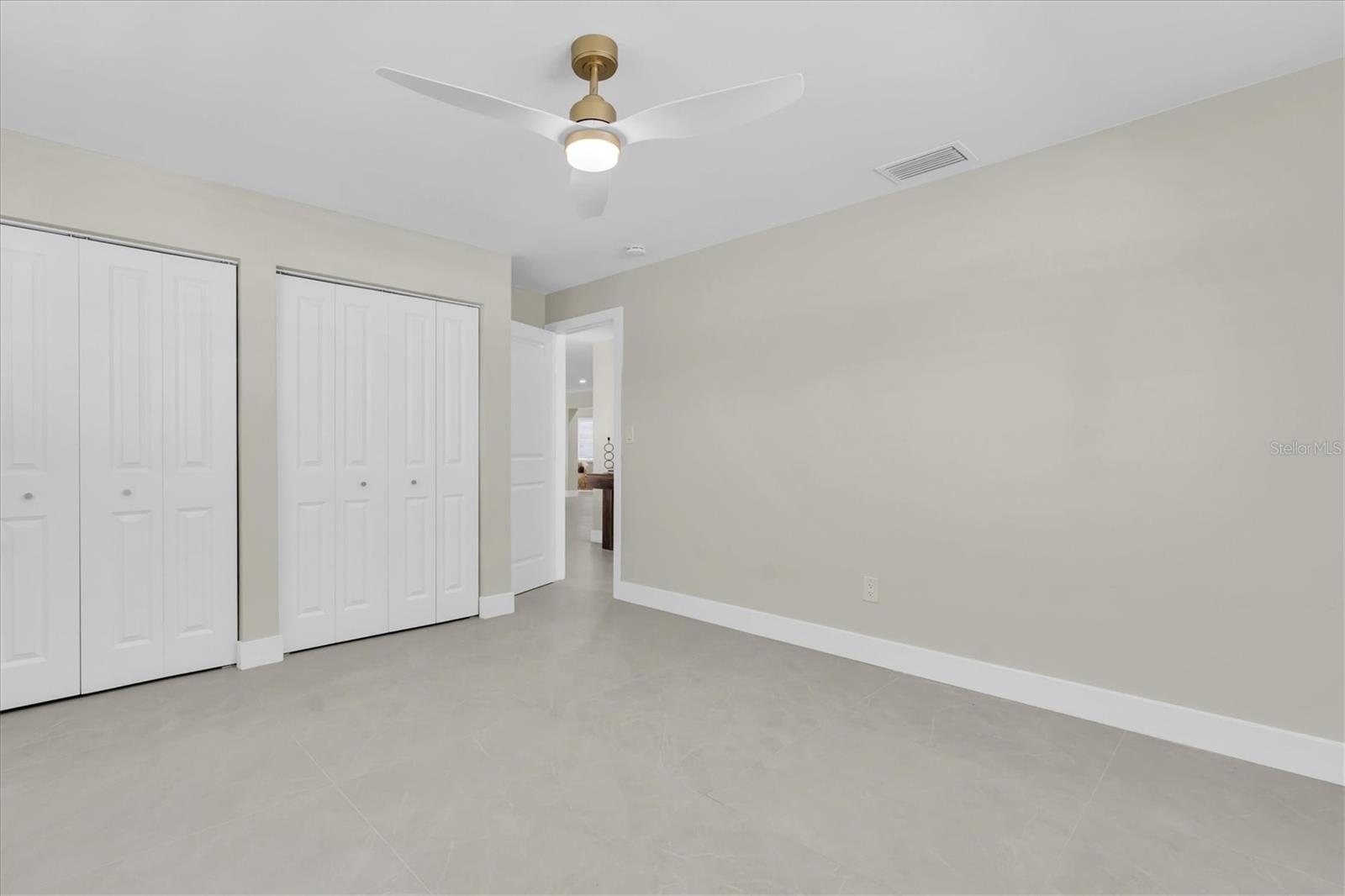 10100 PARADISE BLVD, TREASURE ISLAND, FL, 33706