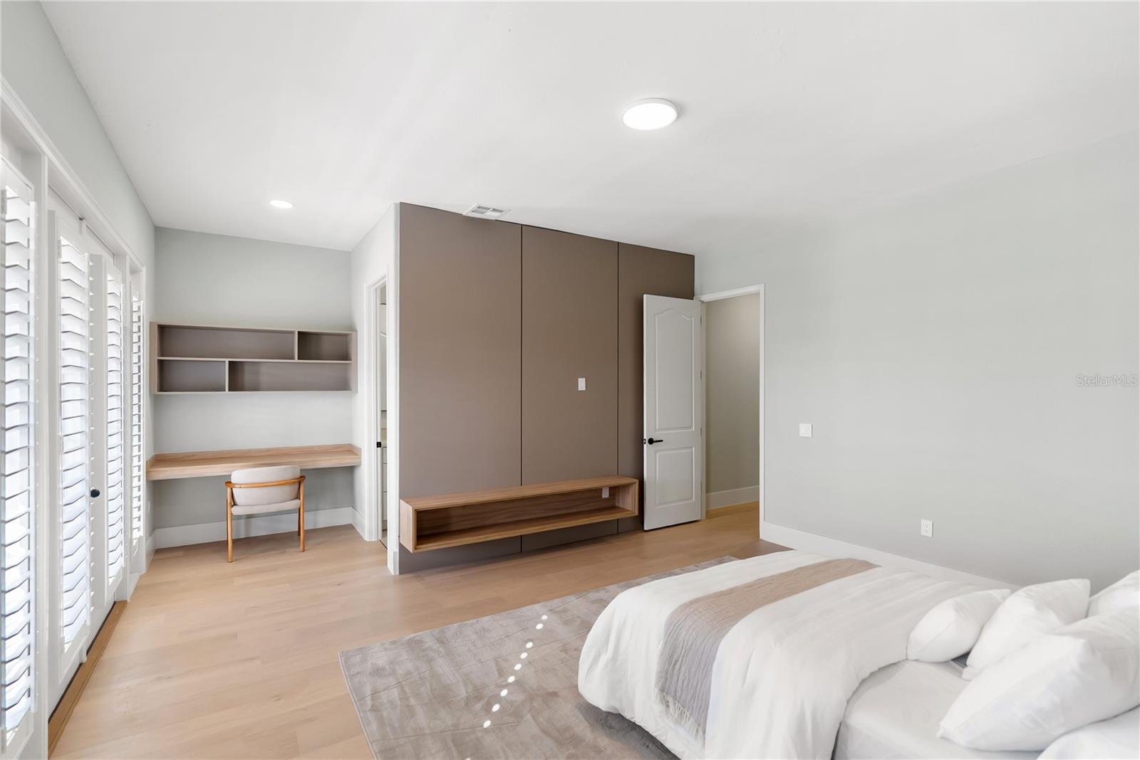 A4681024 Property Photo