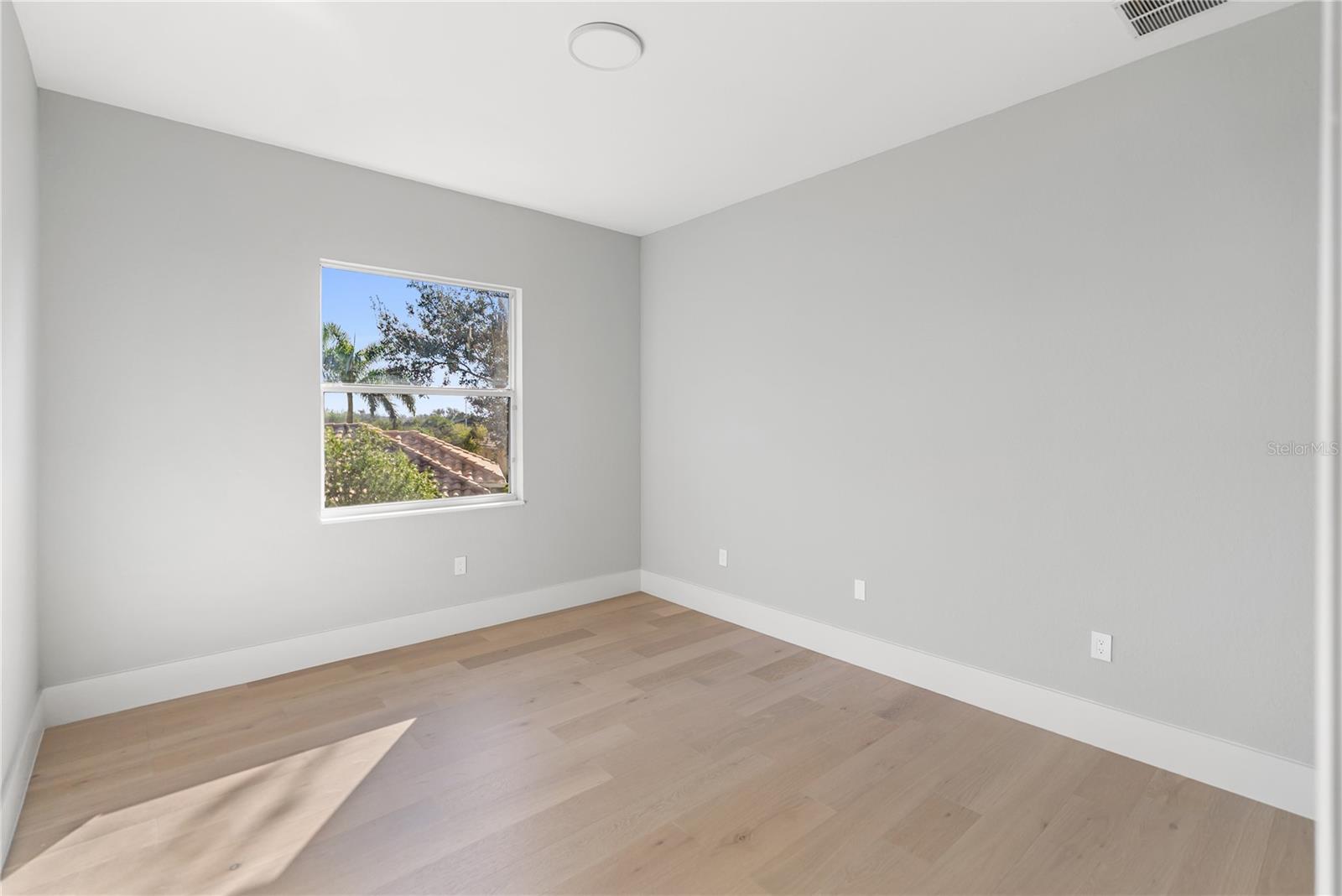 A4681024 Property Photo