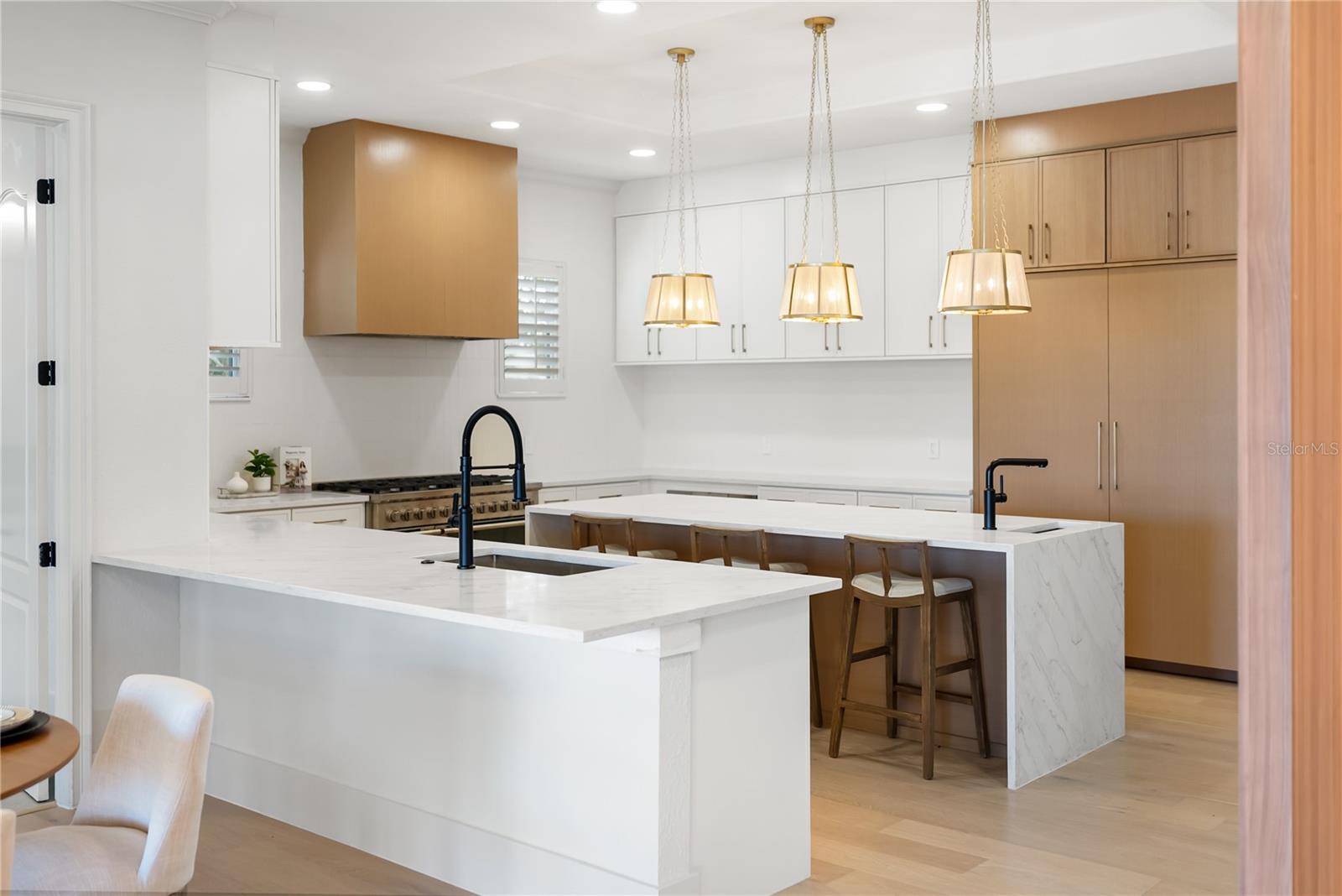 A4681024 Property Photo