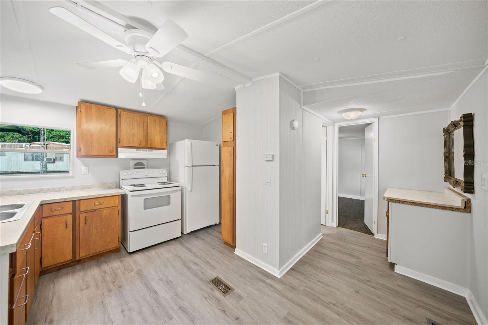 1940 CR 428, LAKE PANASOFFKEE, FL, 33538