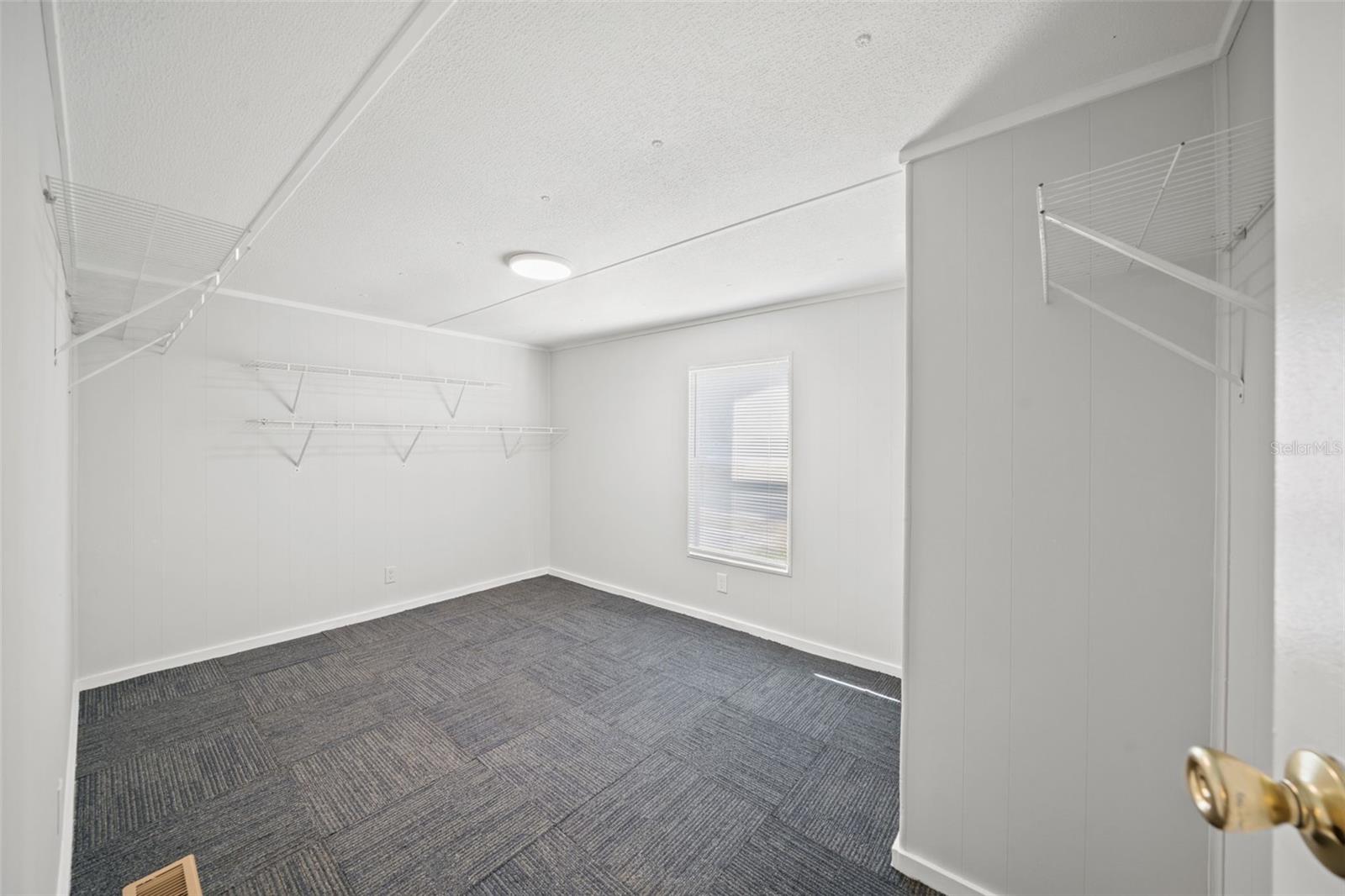 1940 CR 428, LAKE PANASOFFKEE, FL, 33538