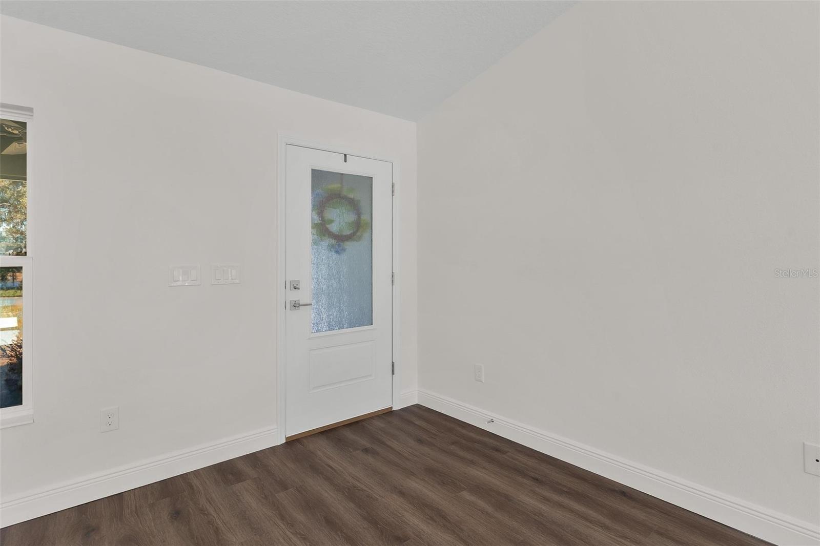 2011 EDGEWOOD AVE, LEESBURG, FL, 34748