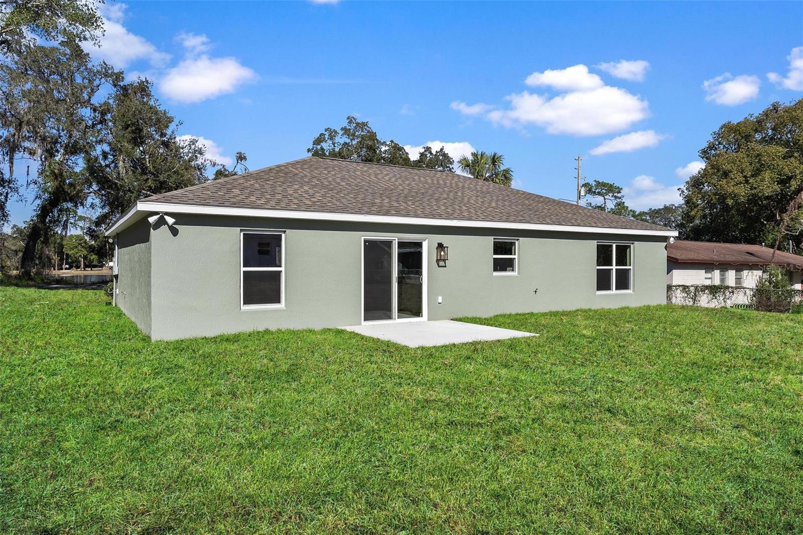 2011 EDGEWOOD AVE, LEESBURG, FL, 34748