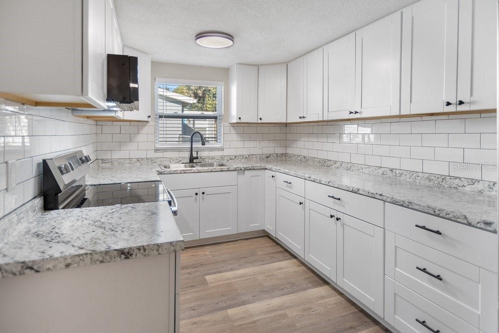 7605 FOX HOLLOW DR, PORT RICHEY, FL, 34668