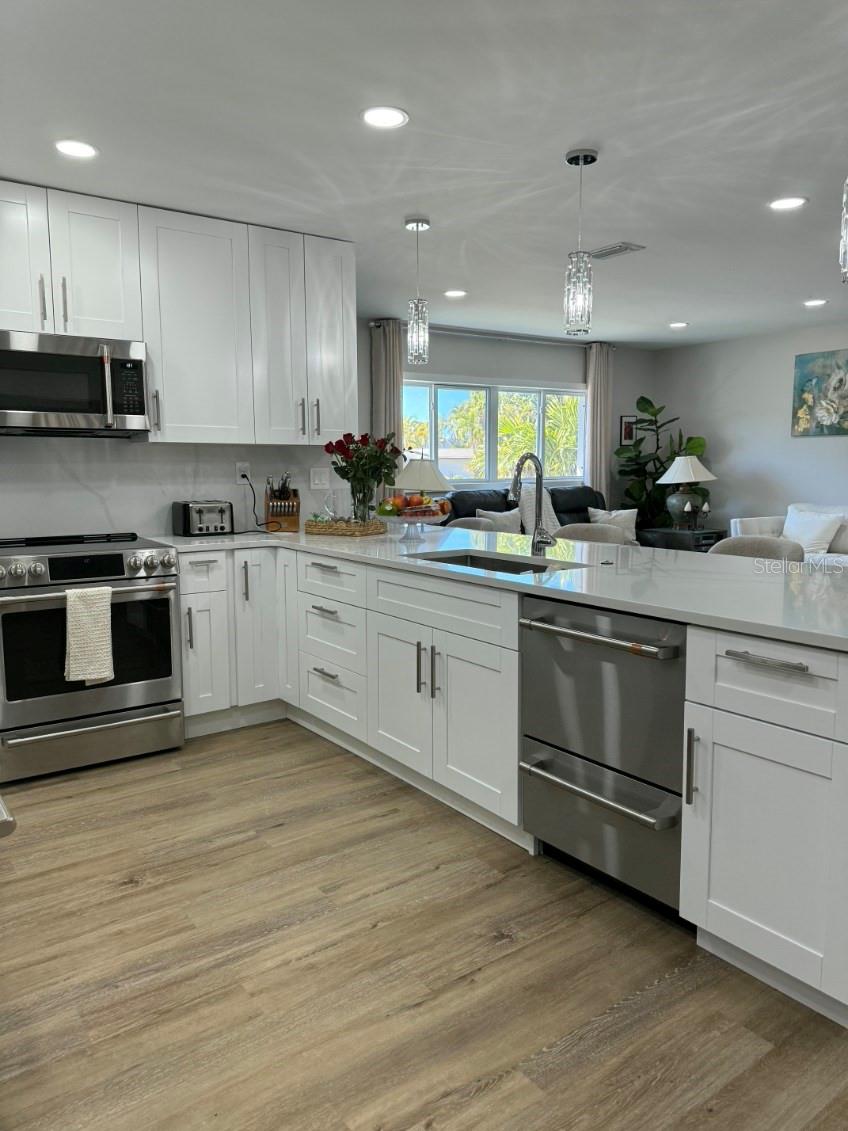 5247 CARMILFRA DR, SARASOTA, FL, 34231