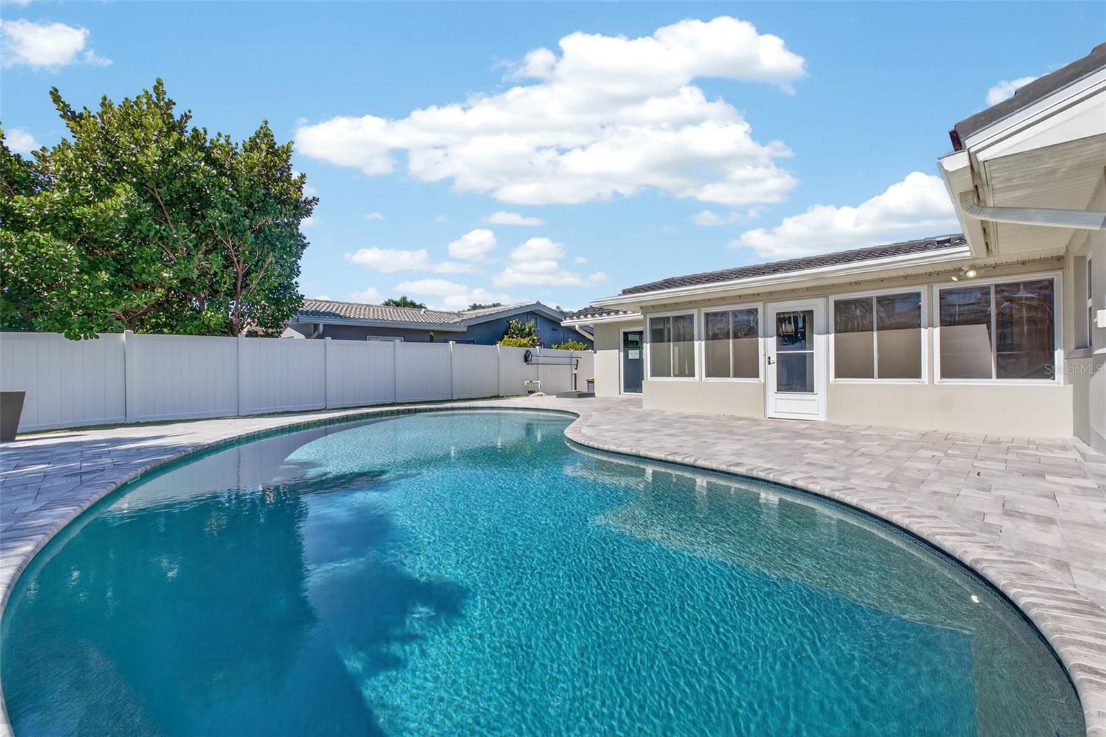 Are you ready for a swim?  The 2 sun shelfs make lounging and sunbathing a breeze.