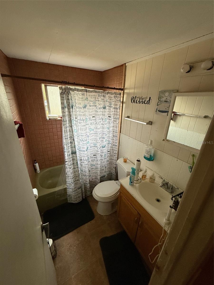 722 W MAUD ST, TAVARES, FL, 32778