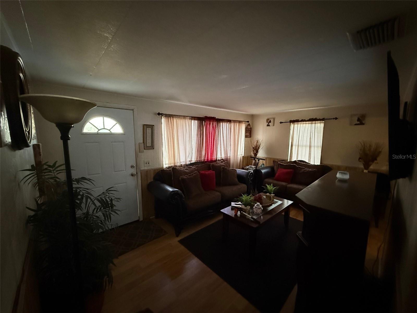 722 W MAUD ST, TAVARES, FL, 32778