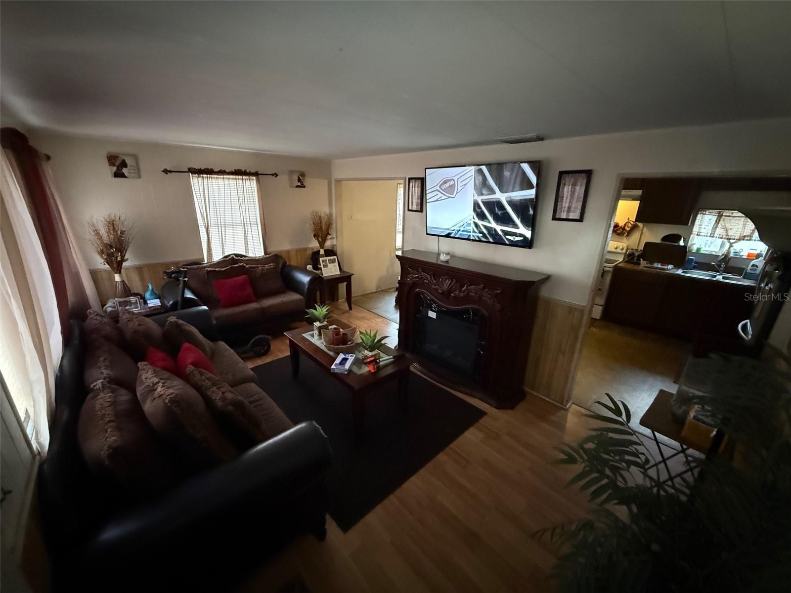 722 W MAUD ST, TAVARES, FL, 32778