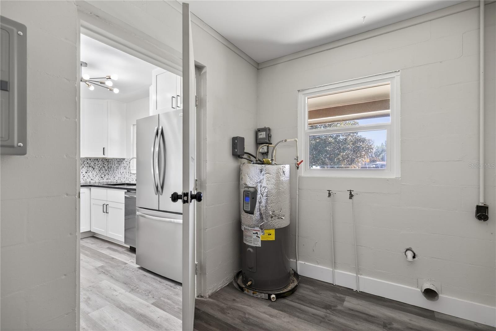 1503 CANAL CT, TAVARES, FL, 32778