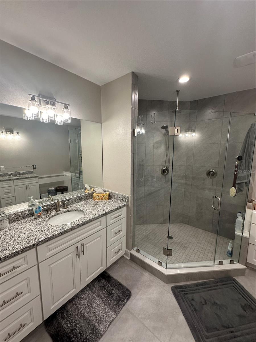 7930 34TH AVENUE W #202, BRADENTON, FL, 34209