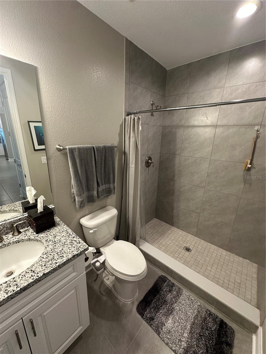 7930 34TH AVENUE W #202, BRADENTON, FL, 34209