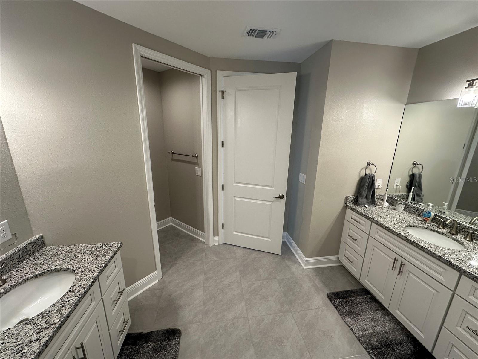 7930 34TH AVENUE W #202, BRADENTON, FL, 34209