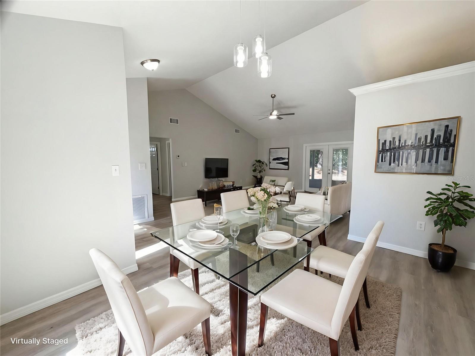 370 S COBBLE CT, MOUNT DORA, FL, 32757