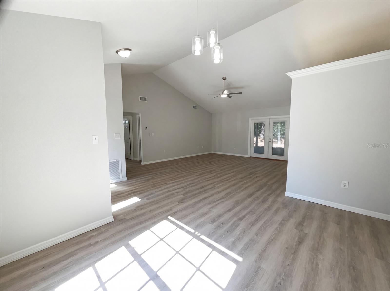 370 S COBBLE CT, MOUNT DORA, FL, 32757