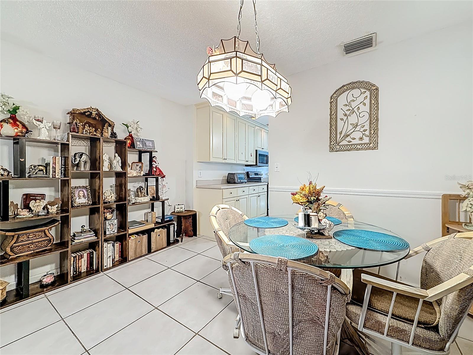 1020 85th Ave N no 119, dining area