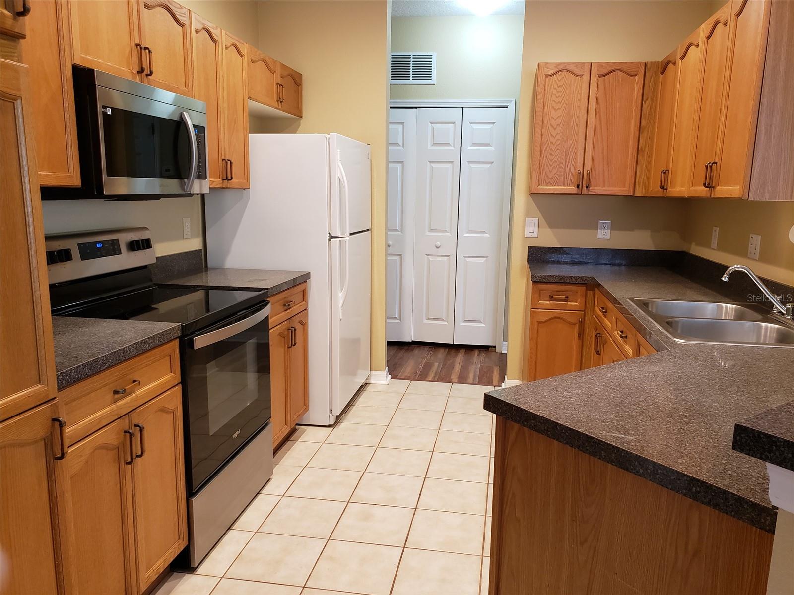 3658 OAKDALE CIR #100, OVIEDO, FL, 32765