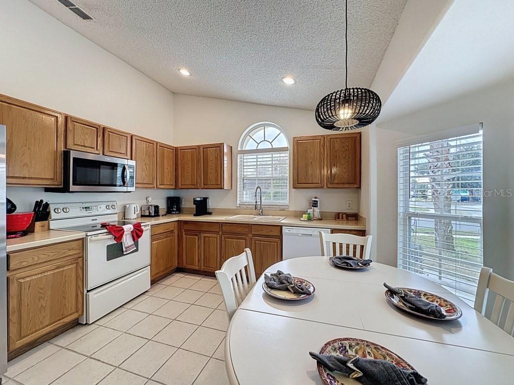 2615 SUMMER CREEK DR, KISSIMMEE, FL, 34747