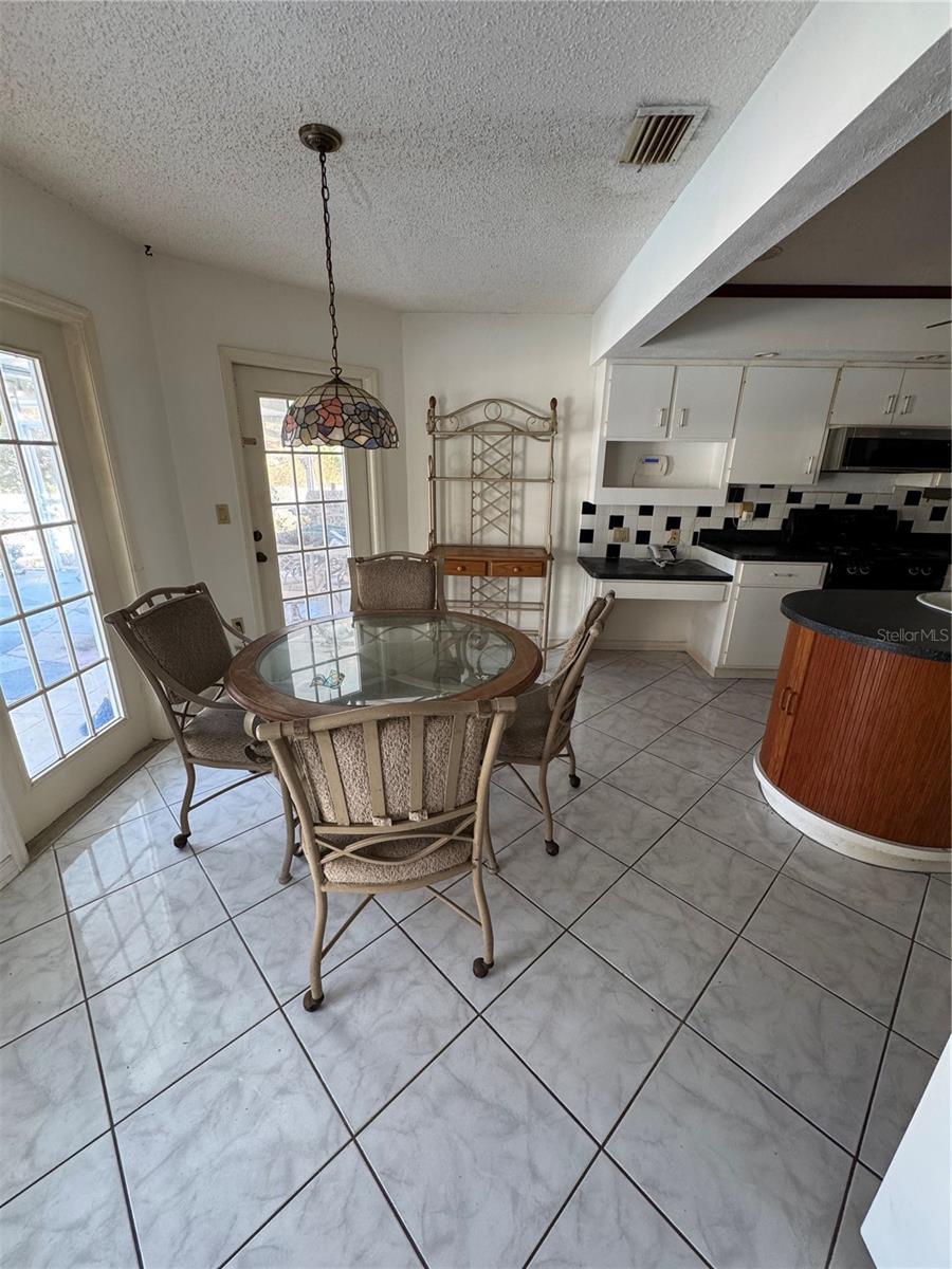 5638 COUNTRY LAKES DR, SARASOTA, FL, 34243