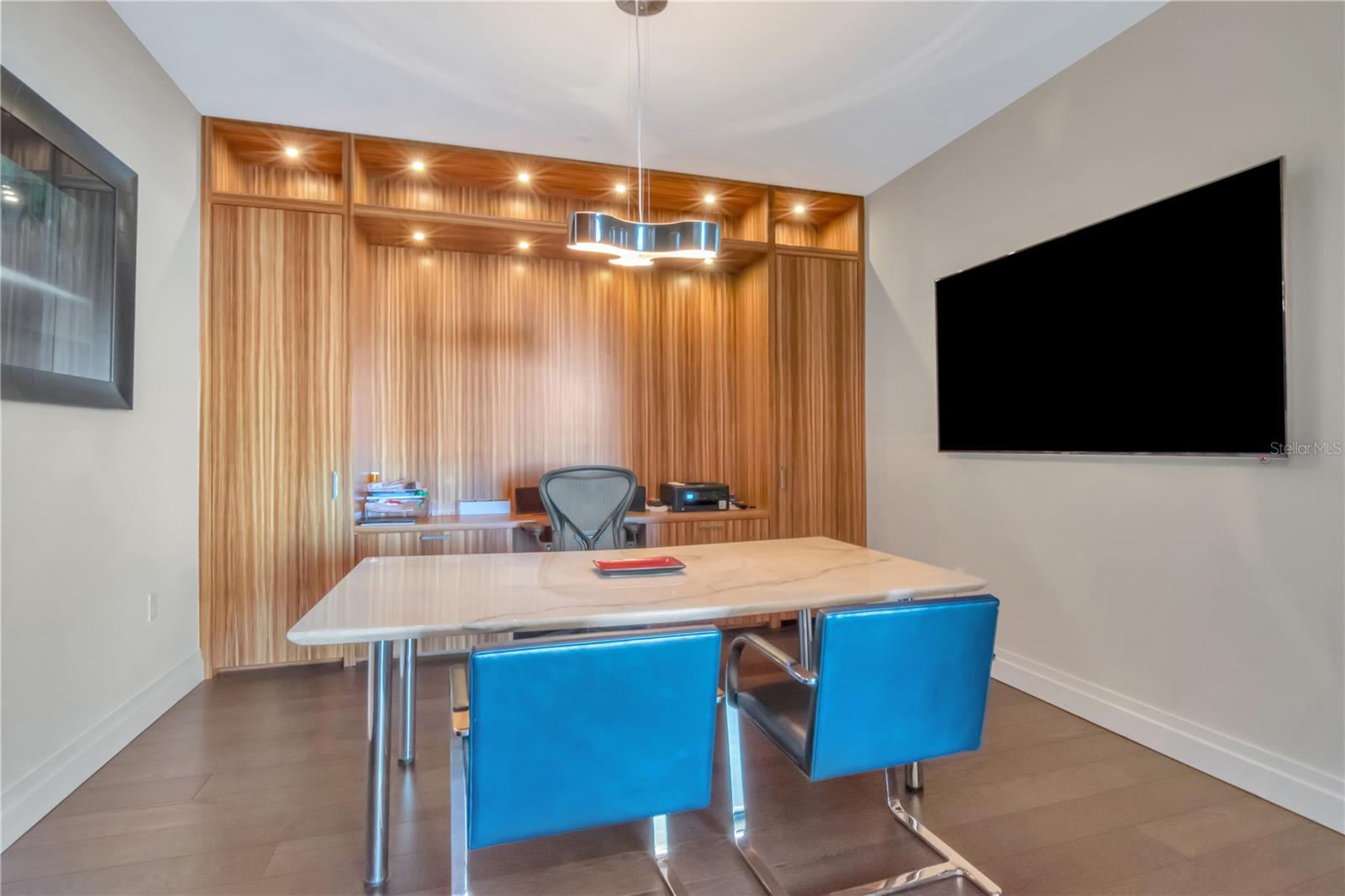 TB8472094 Property Photo