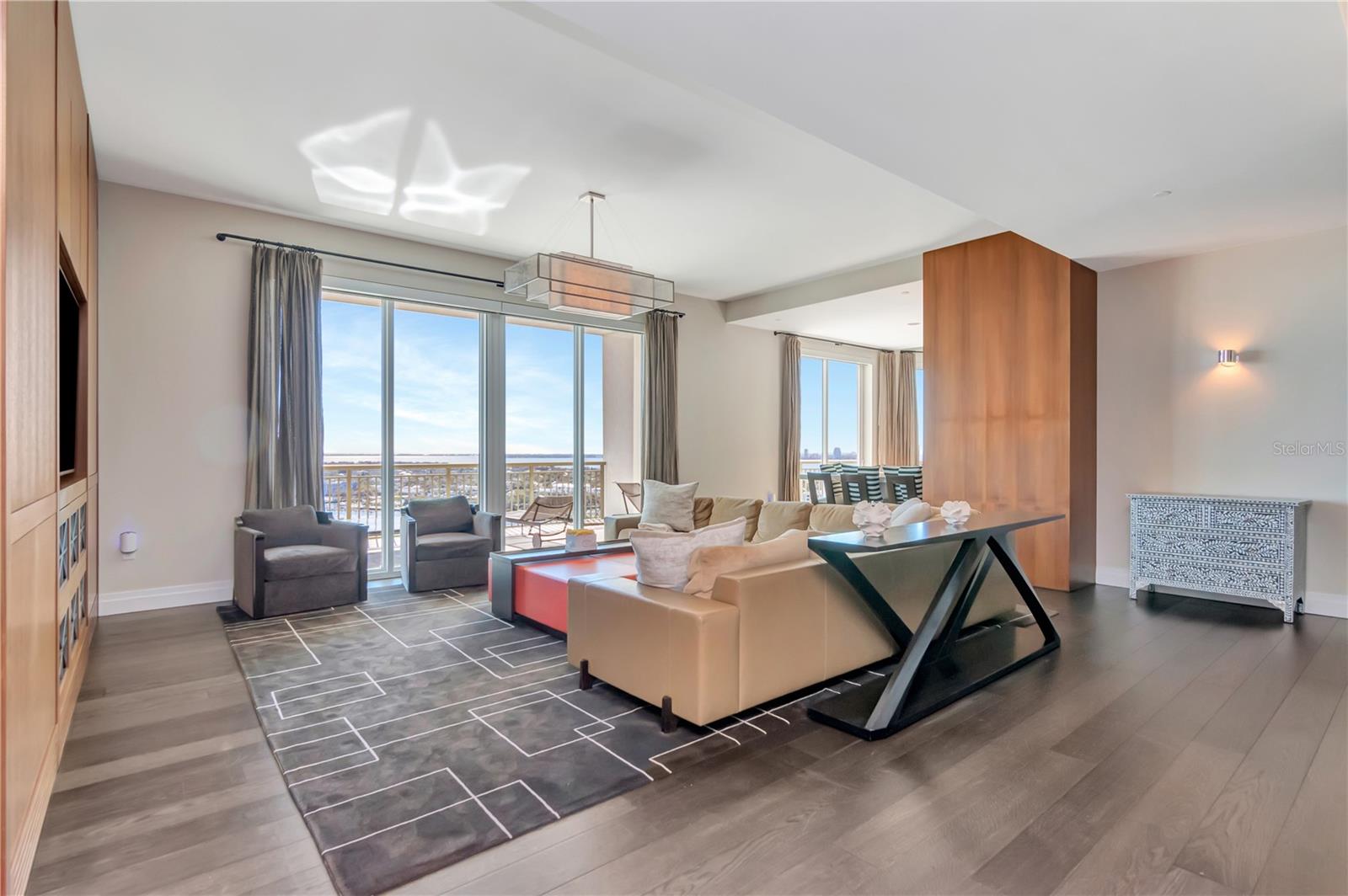 TB8472094 Property Photo