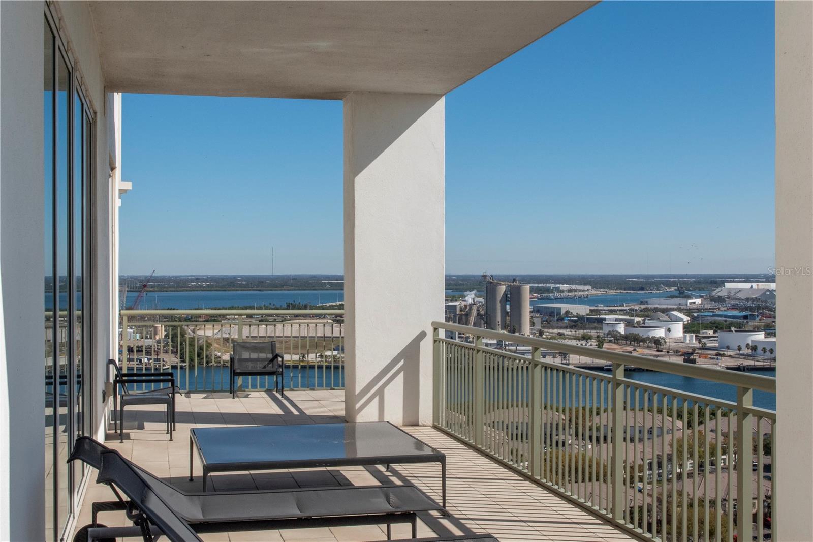 TB8472094 Property Photo