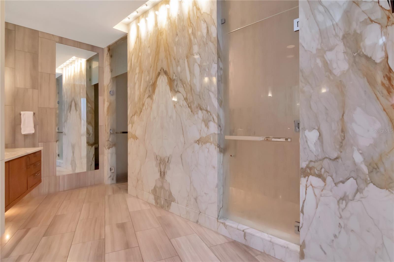 TB8472094 Property Photo