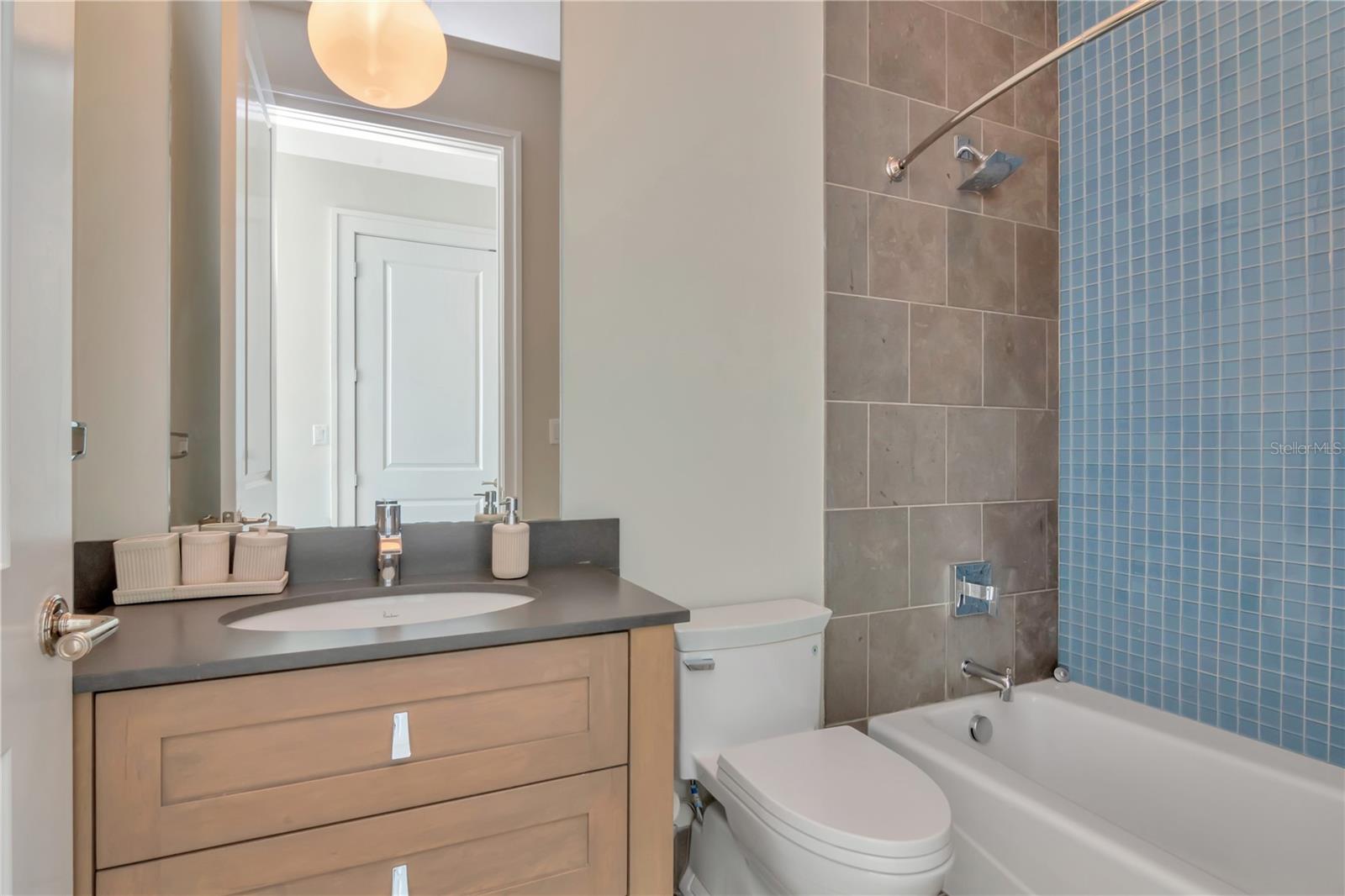 TB8472094 Property Photo