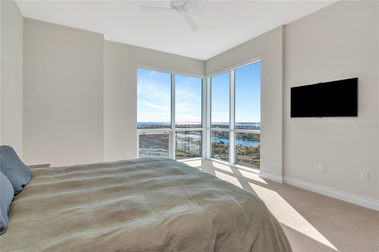 TB8472094 Property Photo