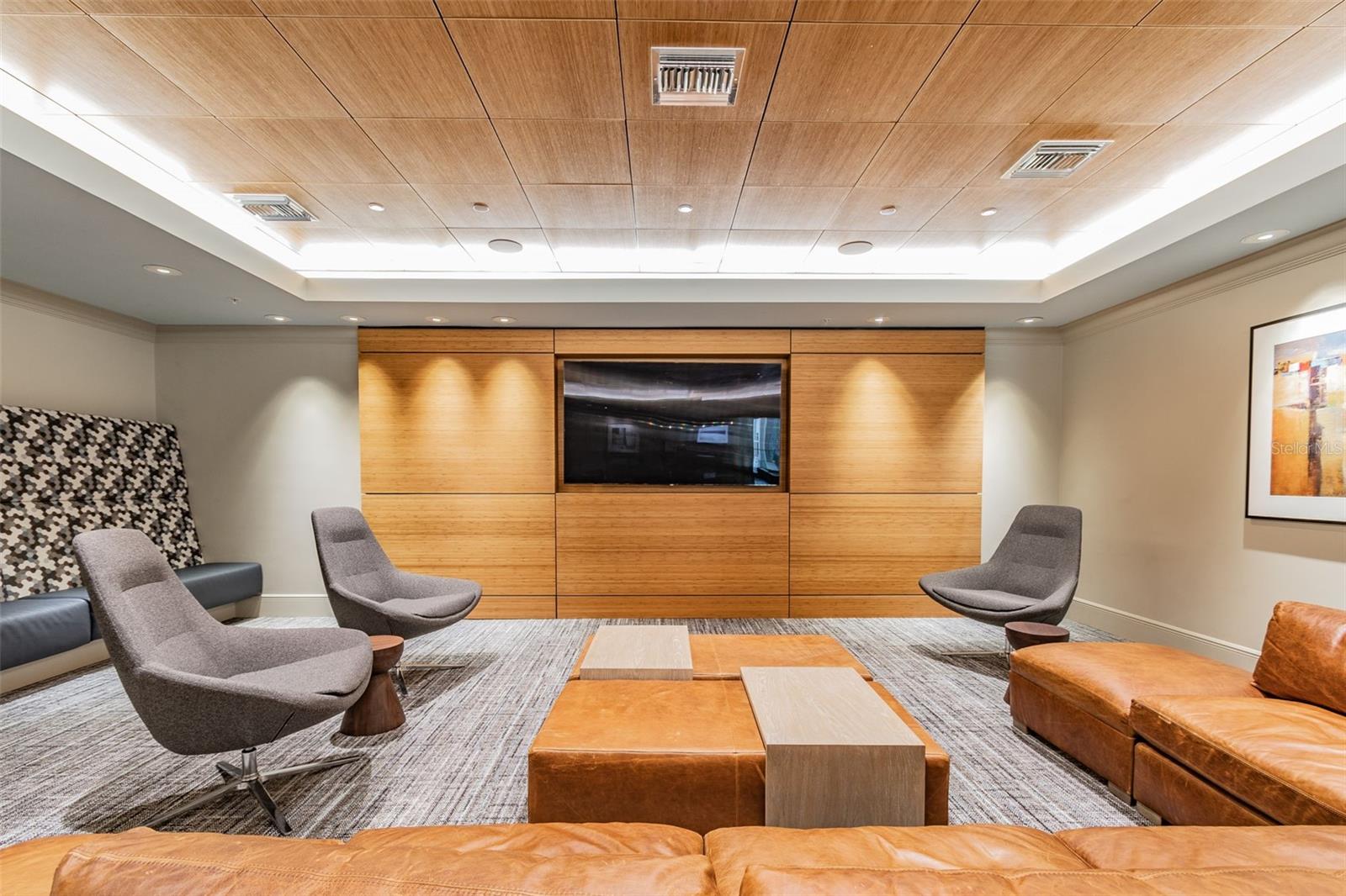 TB8472094 Property Photo