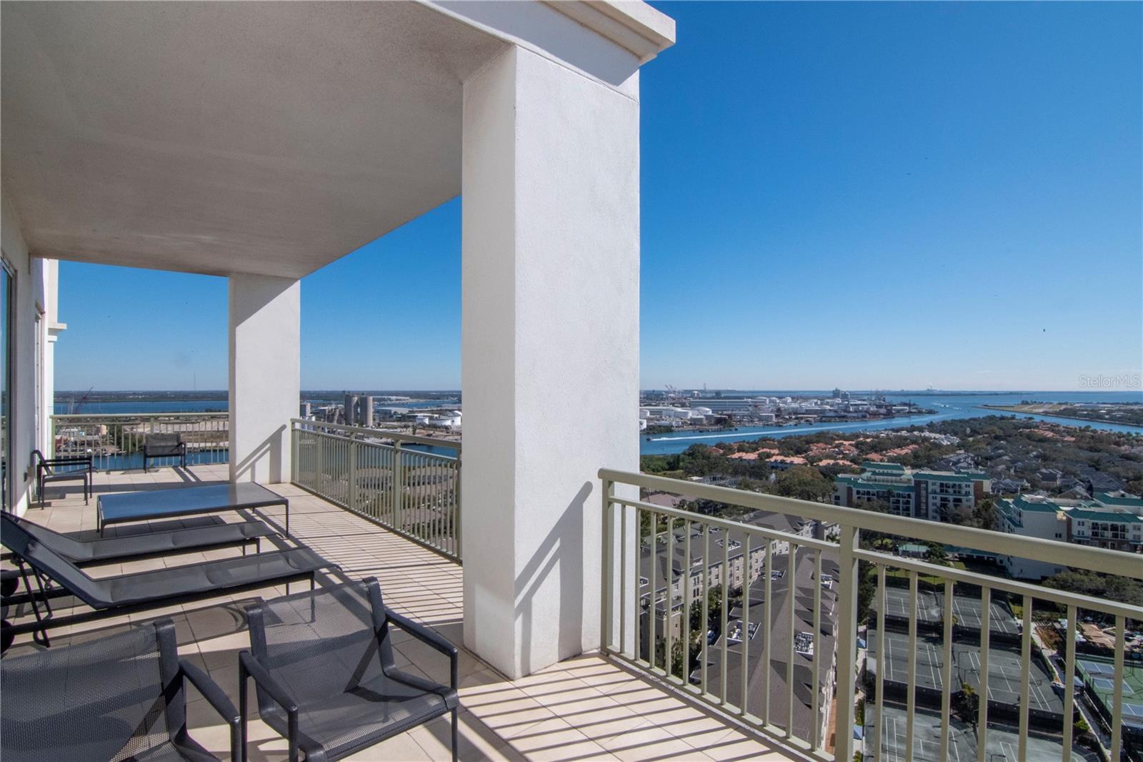 TB8472094 Property Photo