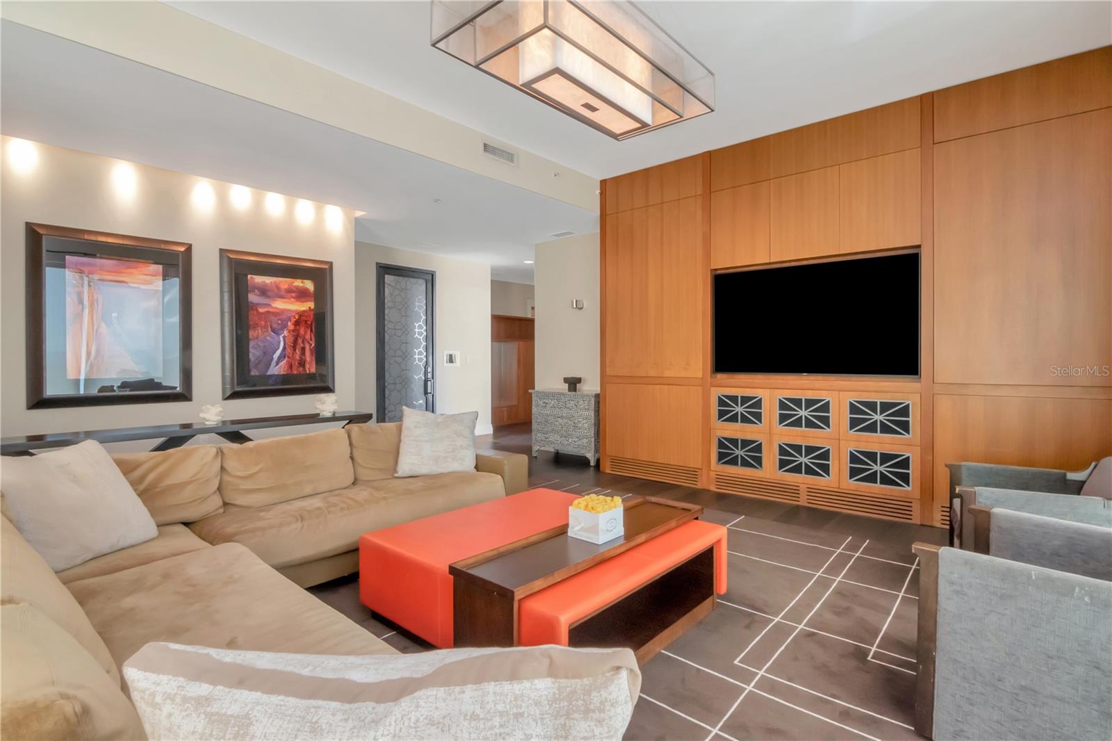 TB8472094 Property Photo