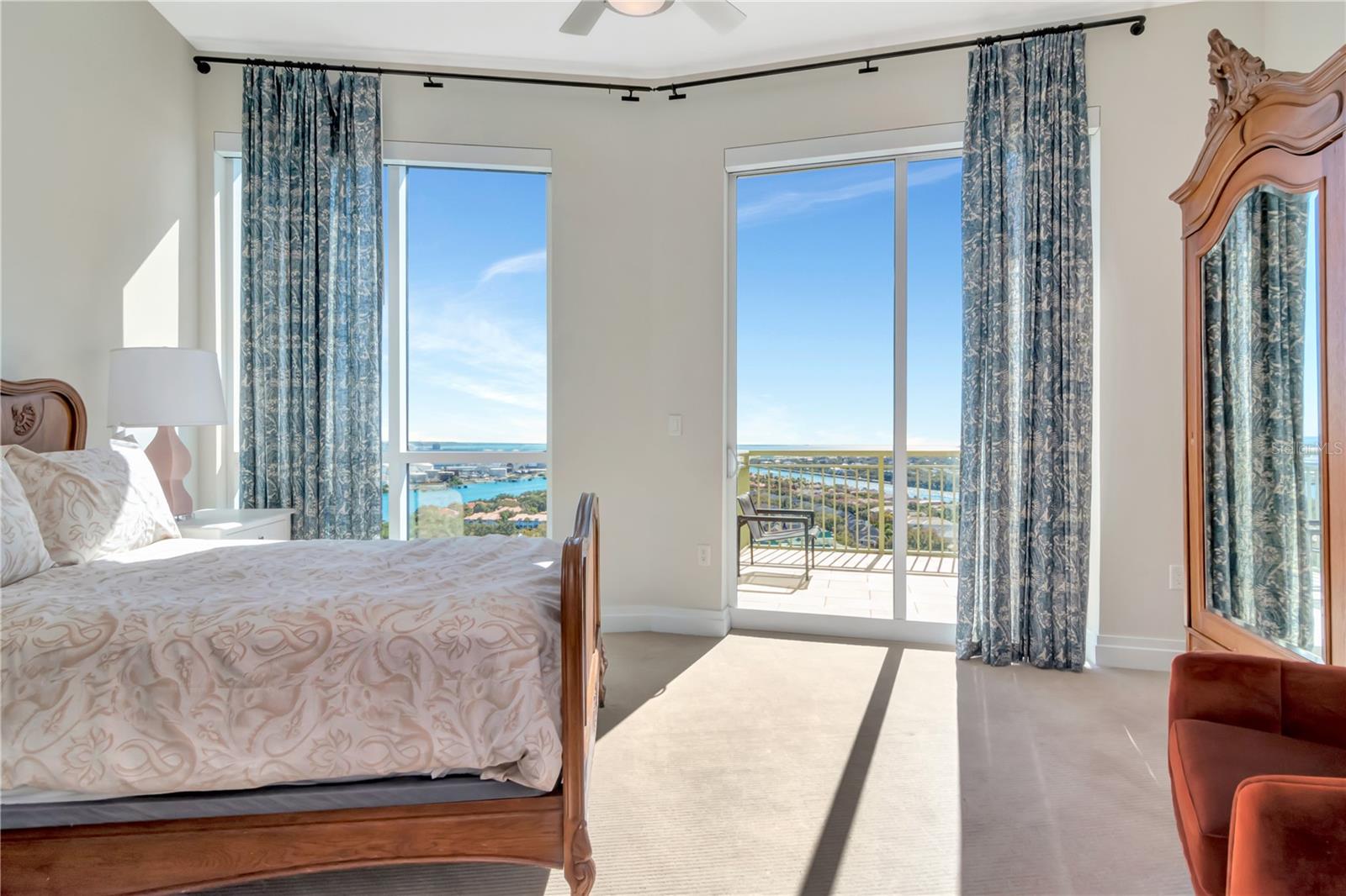 TB8472094 Property Photo