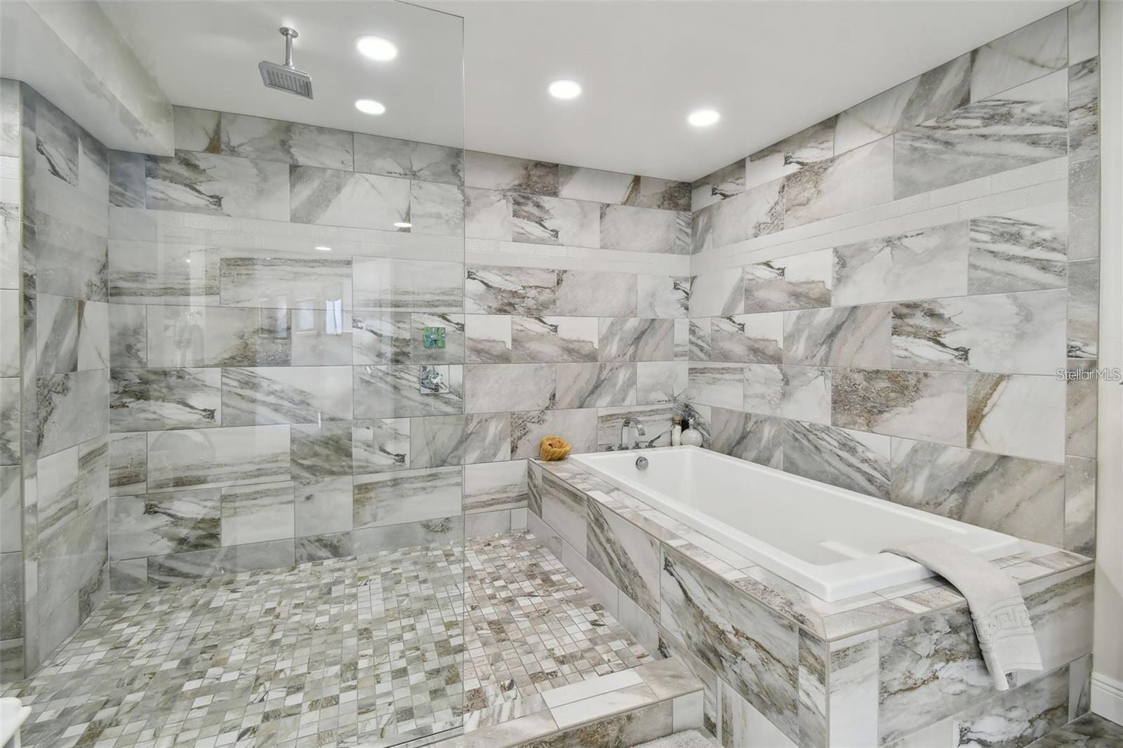 1660 GULF BLVD #PH1, CLEARWATER BEACH, FL, 33767