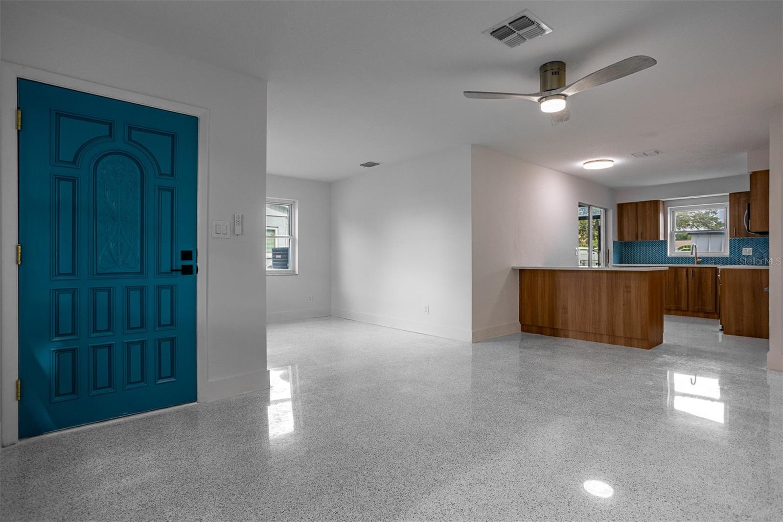 829 89TH AVE N, ST PETERSBURG, FL, 33702