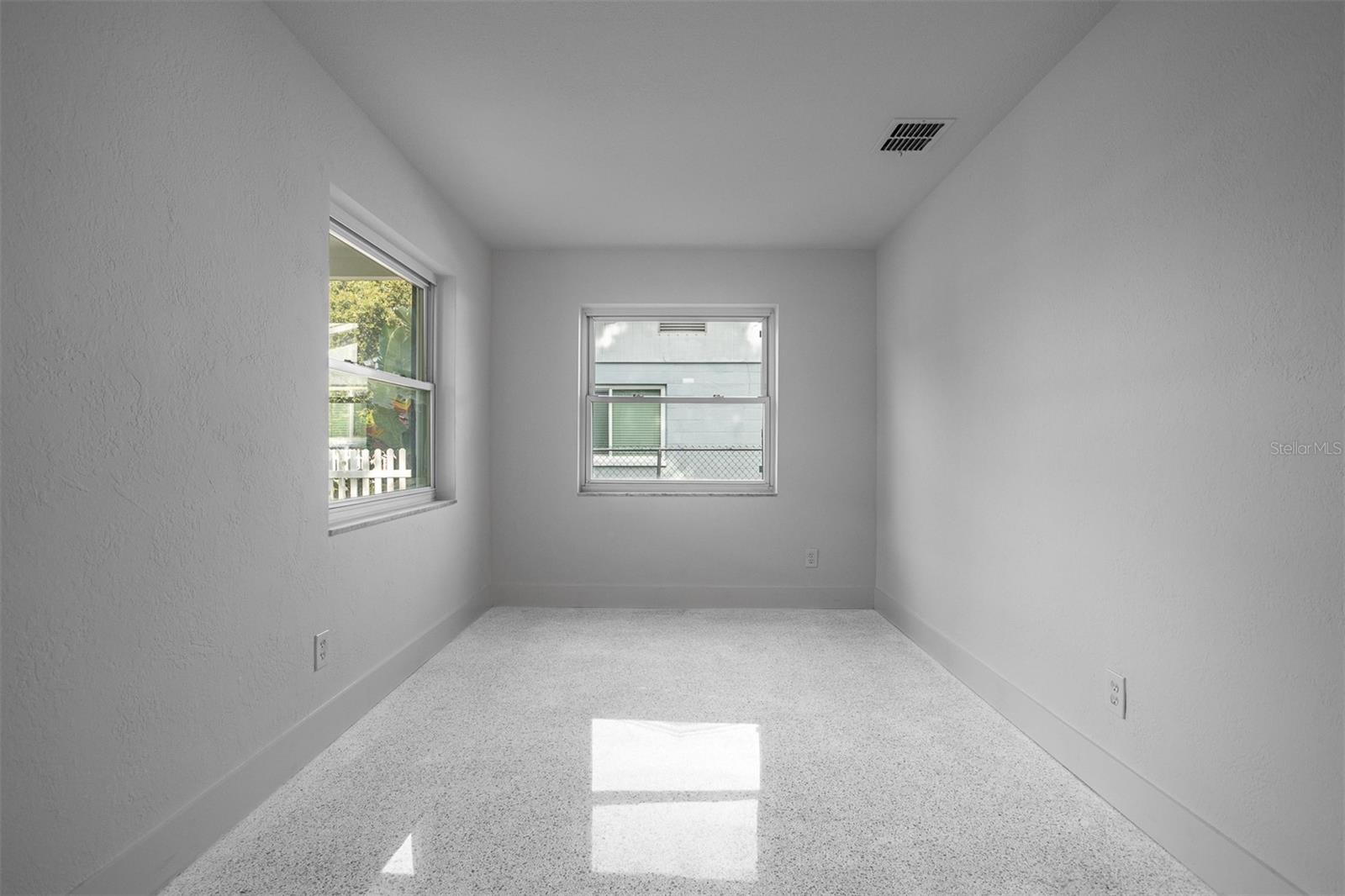 829 89TH AVE N, ST PETERSBURG, FL, 33702