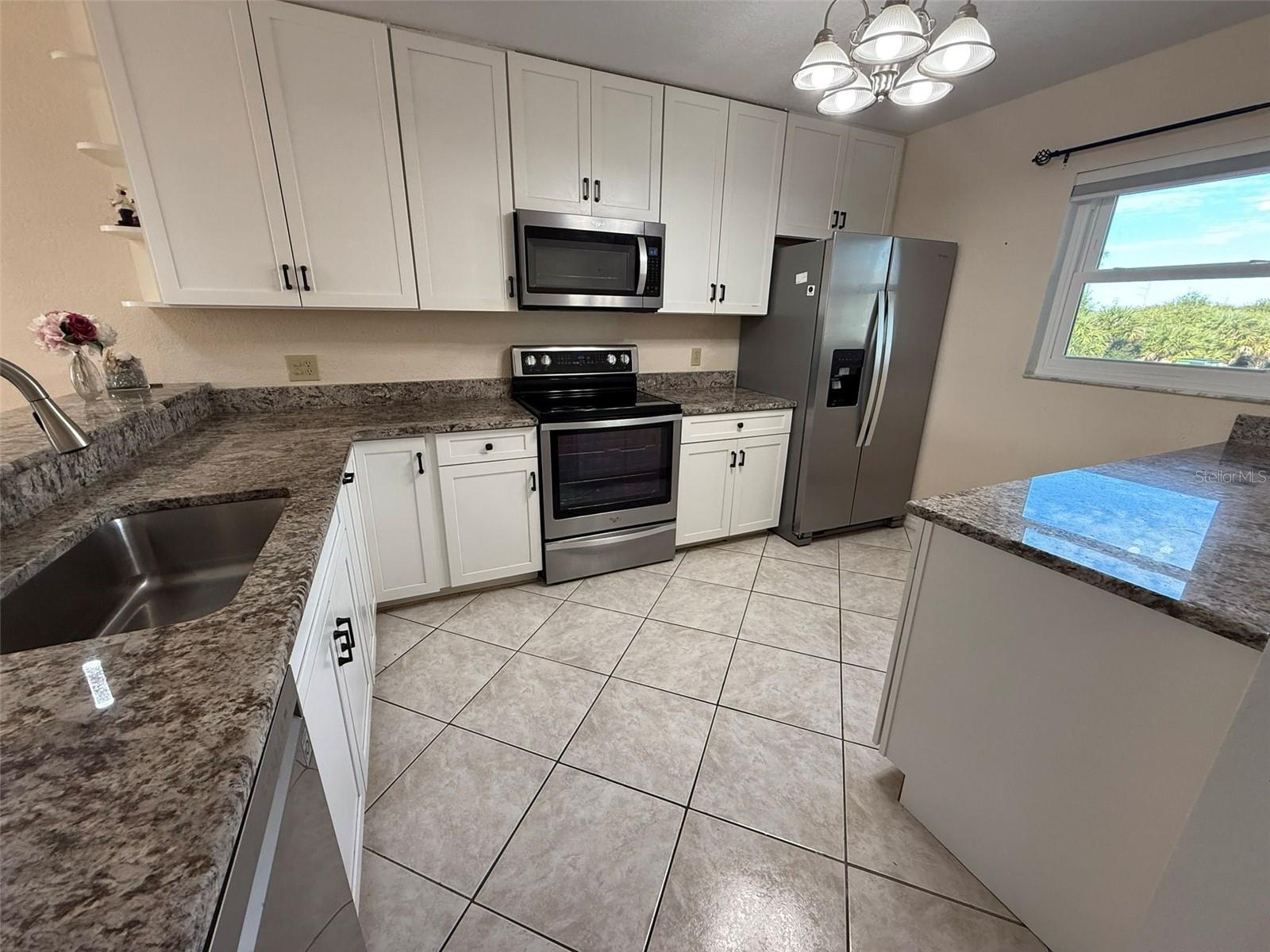 175 KINGS HWY #B8, PUNTA GORDA, FL, 33983