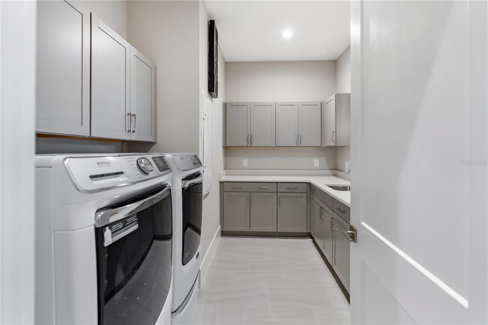 A4681091 Property Photo